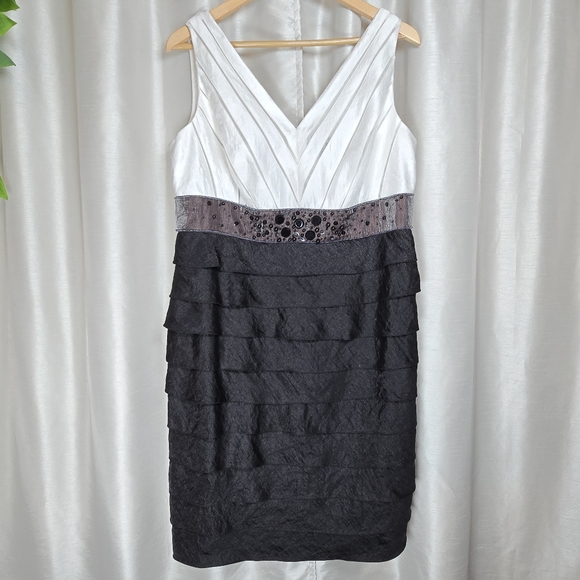 Adrianna Papell Tiered Sleeveless Sheath Dress Stretch Beaded Party Cocktail 14W - Picture 1 of 14